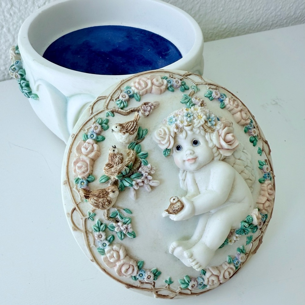 Vintage Dreamsicles-Heaven’s Little Helper-Music Box“You’ve Got A Friend” 1996